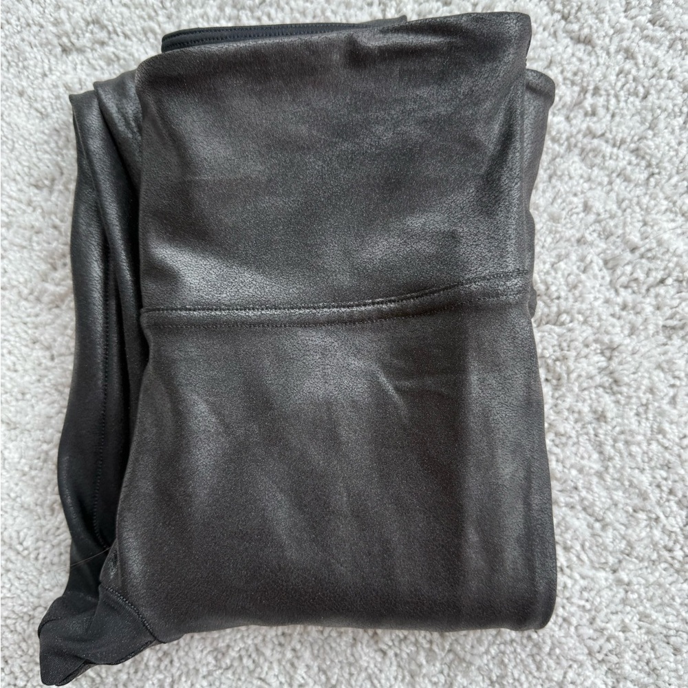 SPANXshape™ Faux Leather Size XS - Picture 2 of 9